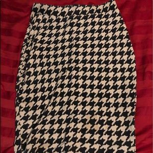 Pattern pencil skirt